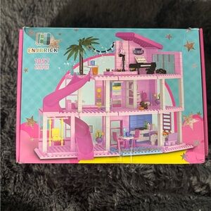 Enjbrick girls building set-open box